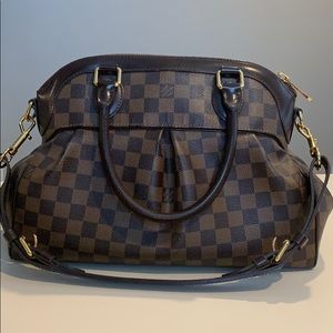 LOUIS VUITTON
Damier Canvas Trevi PM Bag